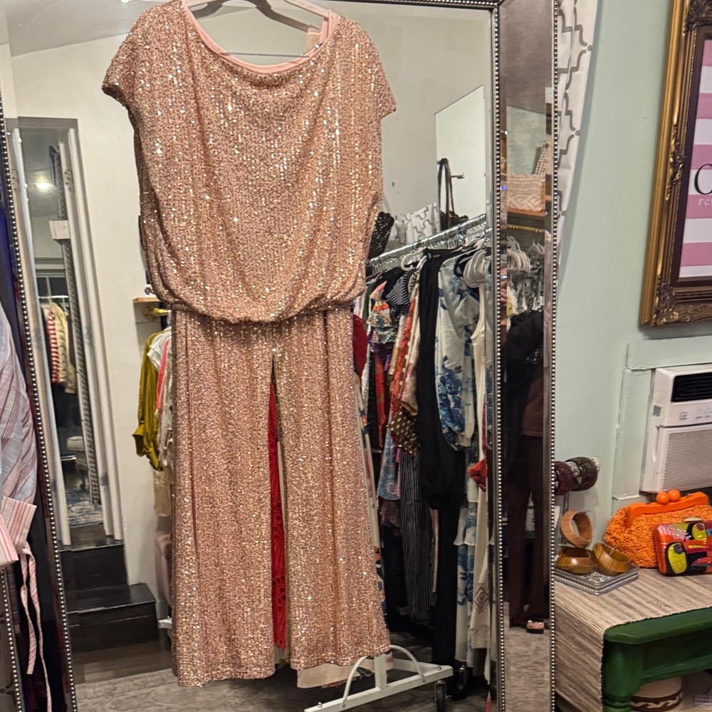 Main Strip Rose Gold Sequin Top